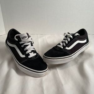 VANS YOUTH SNEAKERS SIZE 4
